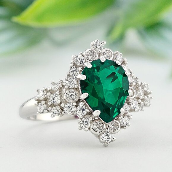 Pear Emerald Green Gemstone Ring - 925 Sterling Silver Vintage Charmed Aroma - Picture 1 of 4